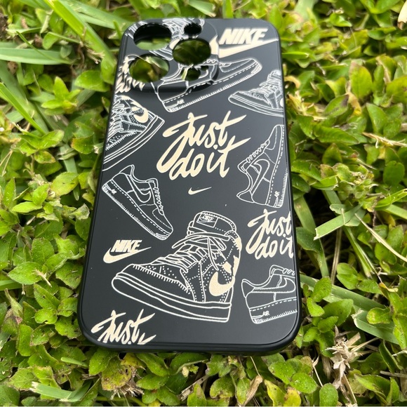 15 Pro Athletic Sneaker Pattern Phone Case - Picture 5 of 7